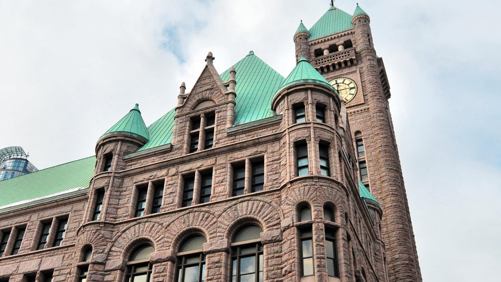Minneapolis council votes 9-4 to eliminate safety office; Mayor Frey meeting with council members — Savage Government news