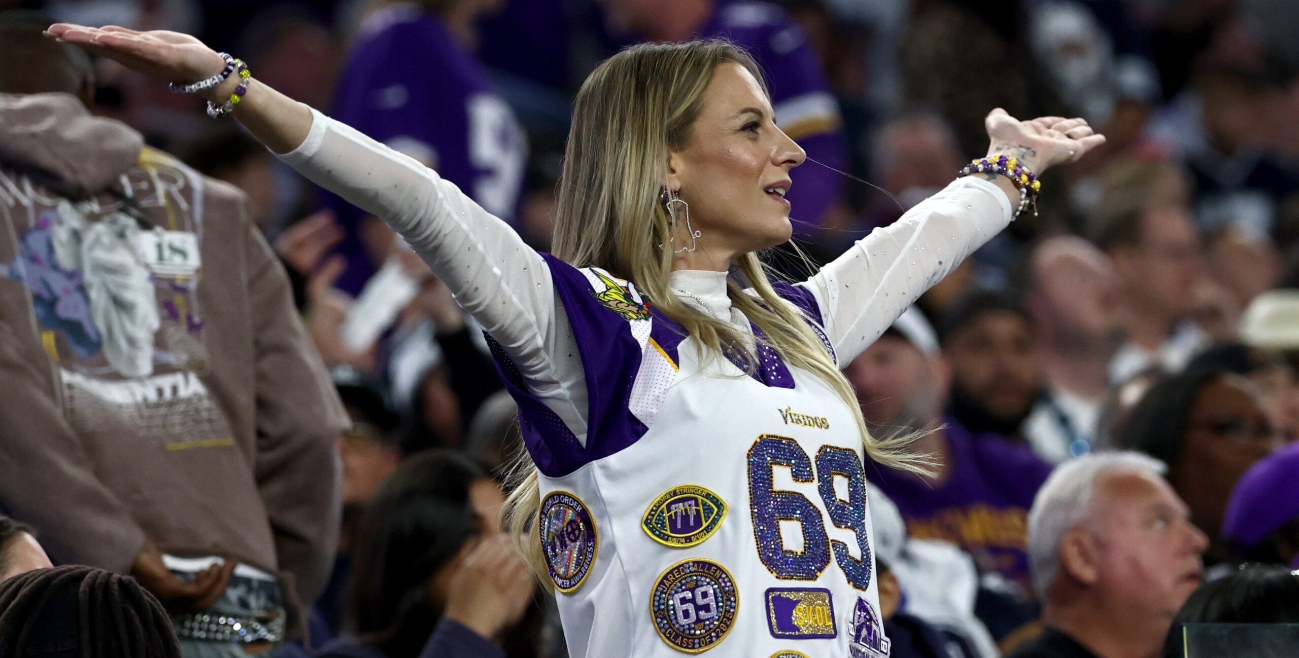 The Vikings’ Playoff Outlook | A 6-0 Football Team Look for Fireworks Instead of Fizzling — Savage Schools news